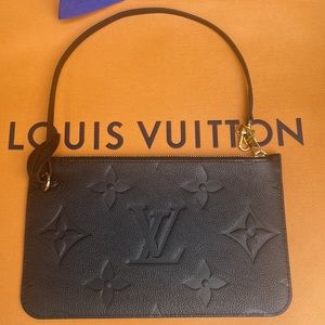 New Louis Vuitton Neverfull Pochette - empriente noir (black) SOLD
